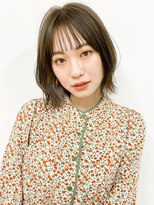 ミィ 浦和(mee)&nbsp;ボブ　外ハネ　ベージュ　ショート　前髪　透明感