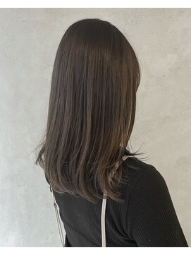 ニューカマー バイ ヘッドライト シブヤ(NEW COMER by HEADLIGHT shibuya) セミロングレイヤー