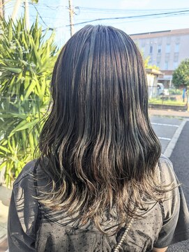 ロエネ(LOENE) ［佐々木］寒色系ハイライト