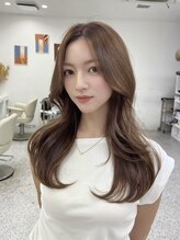 ロマーリ(LOMARLIE)&nbsp;【レイヤーカット】×【ブリーチなしダブルカラー】