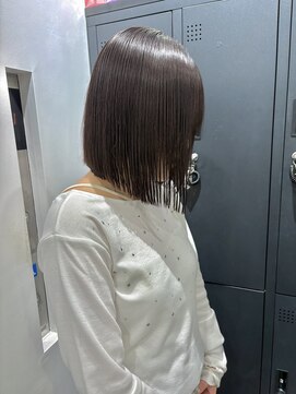 ケンジ ツルヤチョウ(KENJE tsuruyacho) ボブ/艶髪/グレージュ