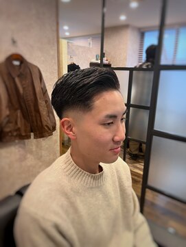 キタセンジュバーバー バイ ティーズ(KITASENJU BARBER by T's) スキンフェード×サイドパート