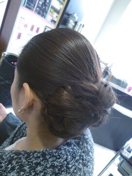 ヘアセットサロンエッジ(Edge) 三つ編みシニヨン