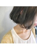 透けるグレージュ×ボブ