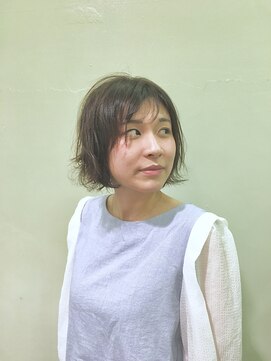 ピエドプールポッシュ(PiED DE POULE POCHE) くせ毛をいかしたショートボブスタイル