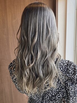 ミルヘアデザイン(mil hair design) ミルクティーベージュレイヤーインナーカラーグレージュカラー