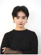 センターパートハンサムショートマッシュショート前髪あり黒髪