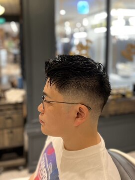 ルドローブラント 有楽町店(Ludlow Blunt) 【LUDLOW BLUNT】フェードカット アップバングショート