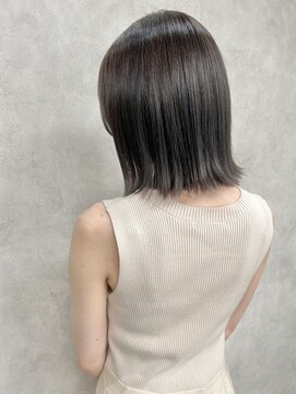 ルノン シェリー(LUNON cheliy) ダークグレージュ/ダブルカラー/ブリーチ/切りっぱなしボブ