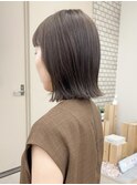 オリーブベージュ切りっぱなしボブブリーチなし前髪ありボブrena
