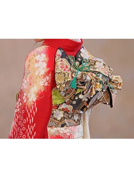 来年度の成人式の予約開始♪大事な一日はプロの技術でより華やかに☆成人式や浴衣の着付けもお任せ◎