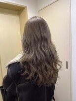 サニー 渋谷(SUNNY)&nbsp;バレイヤージュ、ハイライト、レイヤーロング、グレーベージュ