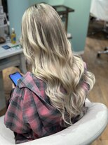 ミラシィ 成田(Mirashy)&nbsp;ハイライトカラーミルクティーベージュレイヤーカット