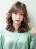 イメチェン　ホワイトブロンド　外ハネボブ 美髪　ワイドバング