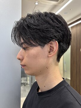 カルム(kalm) 毛流れセンターパートニュアンスパーマカルマヘアメンズパーマ