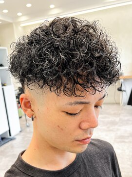 ルースト 京都駅前店(ROOST) スペインカール&フェードカット