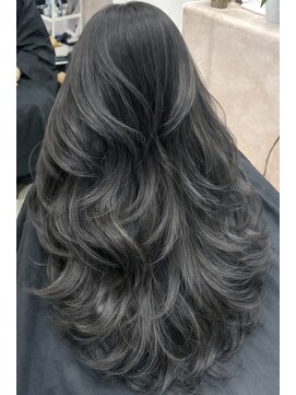 ヌエン 渋谷(NU/EN) バタフライレイヤー/シークレットハイライト/白髪ぼかし