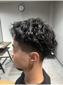 刈り上げセンターパート/波巻きツイストスパイラル/柏