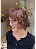 海外の女の子っぽいくせ毛風ボブパーマ