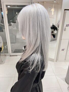 ステラ ヘア デザイン サロン(STELLA hair design salon) セミロングレイヤー 完璧なホワイト 白色カラー 【杉若】