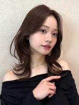 トイロ 渋谷(Toiro)&nbsp;くびれレイヤーミディアムヘアベージュカラー