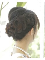 アヴソリューク(Absoluk)&nbsp;編み込みサイドアップ