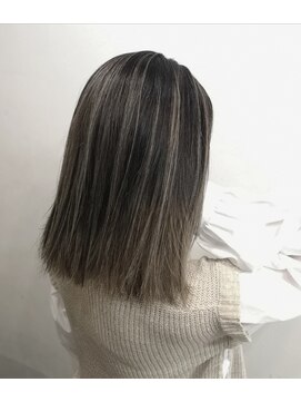 リリス(l'iris) 【l’iris】グレージュハイライト+バレイヤージュ