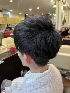 シャンプーボーイアネックス(SHAMPOO BOY Annex) 束間刈り上げマッシュ