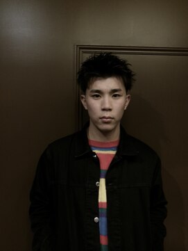 マチルダ(Matilda) 刈り上げ低めのスパイキーショート