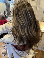 ロイズ ヘアデザイン アンド スパ(LOES) コントラストハイライト×白髪ぼかしハイライトカラー