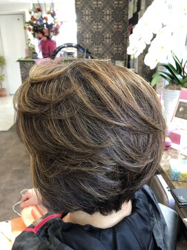 サロンドジュネ(salon de JUNE) 大人カッコイイ♪ショートボブ