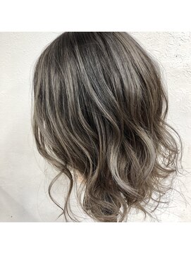 ライブトレア(LIVE TOREA) バレイヤージュカラー