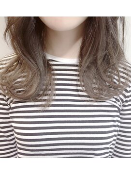 エヌプラス(N+) 黒髪グラデヘアーオリーブグレー小顔に見せるヘアココアベージュ