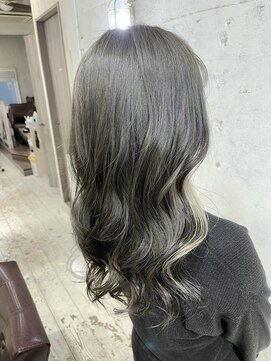 トレイリア(Tolaria) イヤリングカラー