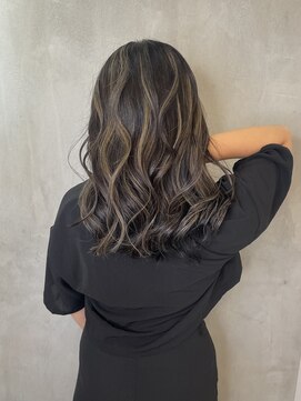 アンダーバーホワイトモデ 河内長野(_WHITE mode) ◎20代30代40代ハイライト外国人風カラープラチナアッシュ