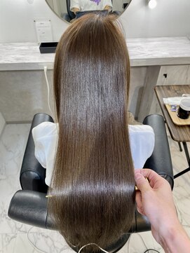 アールサロン アザブジュウバン(Rr SALON Azabu juban) ほんのりオリーブベージュ×Rr SALON Hydro XE treatment