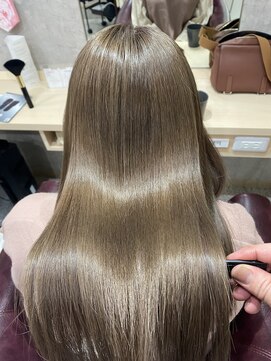 オーヌーヴェル(Eau Nouvelle) ハリウッドトリートメント