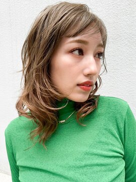 ノラ ウメダ(NORA UMEDA) レイヤーロングワンカール姫カットシアーカラーセミディ