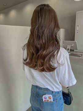 モノトーン(MONOTONE) ウェーブ巻き