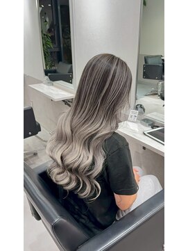 シエラ 南船場(CIERA.) ハイライトセミロングアンプレラカラーオリーブグレージュ