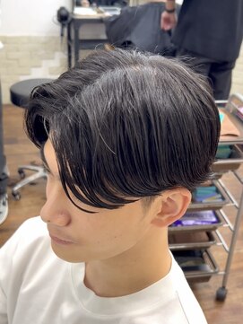 メルシー トータル ブランディング サロン(merci TOTAL BRANDING SALON) メンズセンターパート 刈り上げセンターパート ナチュラル