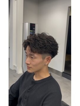 ノイセル 心斎橋(Noisyle) MEN’S/リバースセンターパート/ニュアンスパーマ/心斎橋S