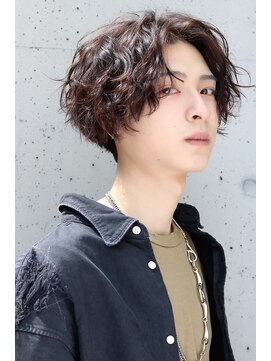 ネイビー(NAVY) ミディアム マッシュ センターパート スパイラルパーマ 長め