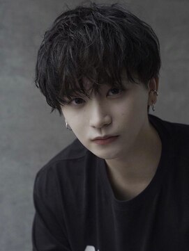 シン(syn) スパイラルパーマツイストスパイラルパーマ波巻きパーマ