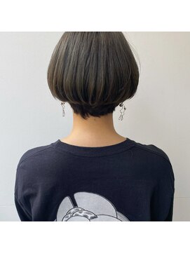 ミント(mint) 【 濃いめのオリーブベージュ＊ 】