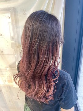 リア(Lia) グラデーションピンク×美髪