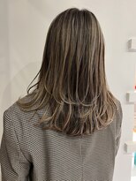 プラスシー(+C)&nbsp;赤くならない地毛ハイライト/根元が気にならない/30代/40代