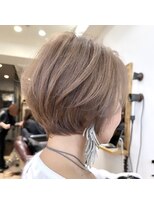 ハーツ(Heart's)&nbsp;白髪ぼかし似合わせカット/イメチェンスタイル/大人ショートボブ