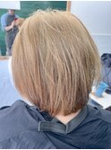 サンドベージュ