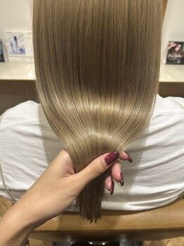 ハニー(HONEY by Chord)の写真/≪なりたい質感へ導く≫最高級Aujuaオーダーメイドケアで髪質改善◎自分だけの贅沢ケアで触れたくなる美髪!